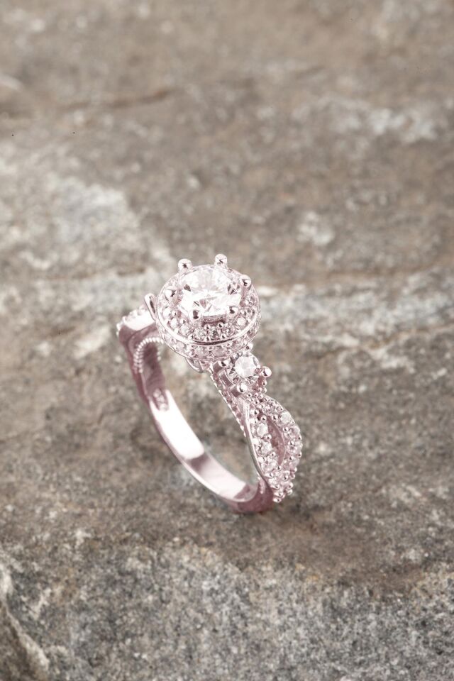 TekTaş Yuvarlak Baget Taşlı Pırlanta Görünümlü Sonsuzluk Model 925 Ayar Gümüş Yüzük