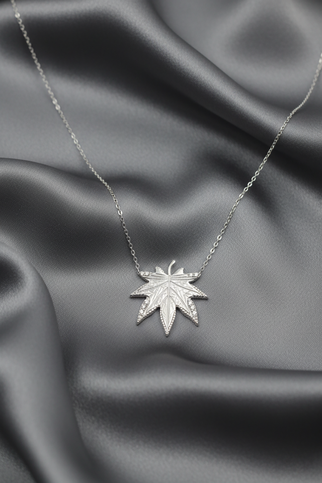 Yaprak Desenli Kolye - Rose