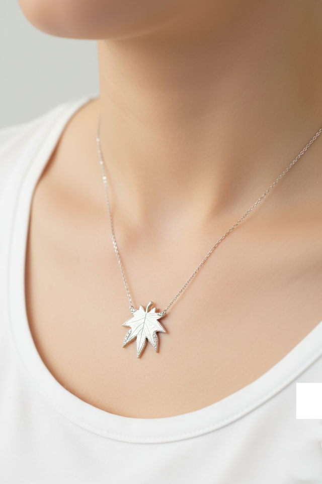 Yaprak Desenli Kolye - Rose