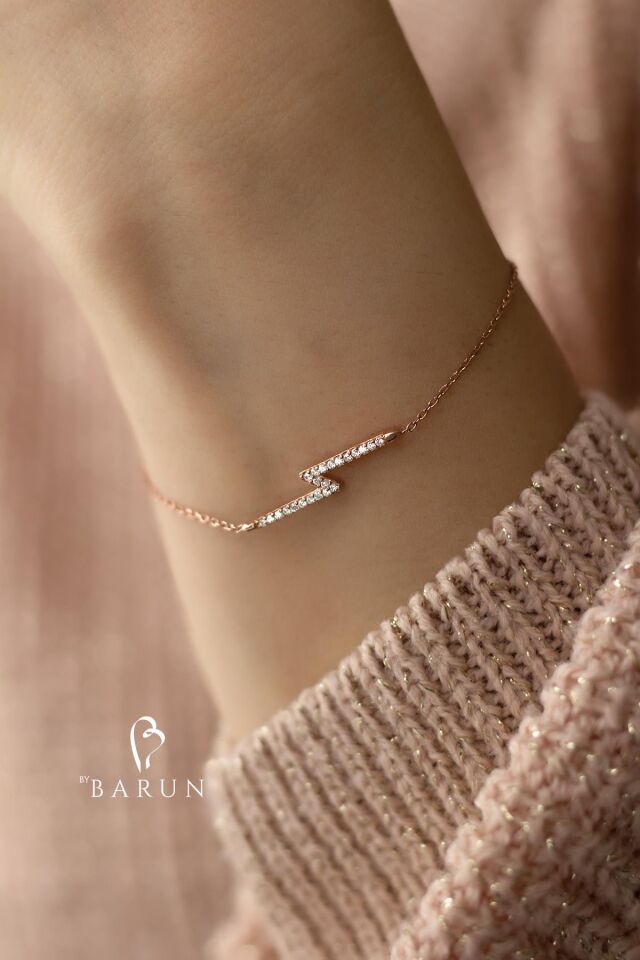 Şimşek Zigzag  Model 925 Ayar Yıldız Gümüş Bileklik