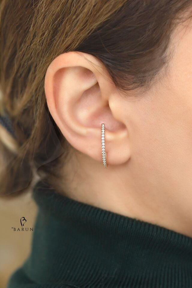 Yuvarlak Beyaz Zirkon Taşlı 925 Ayar Gümüş Tasarım Halka Küpe