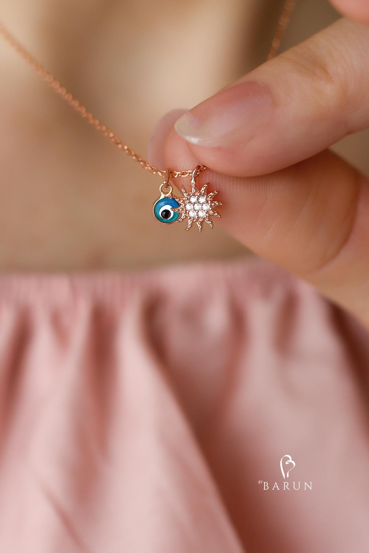 Beyaz Taşlı Güneş Model Nazar Boncuklu 925 Ayar Gümüş Kolye