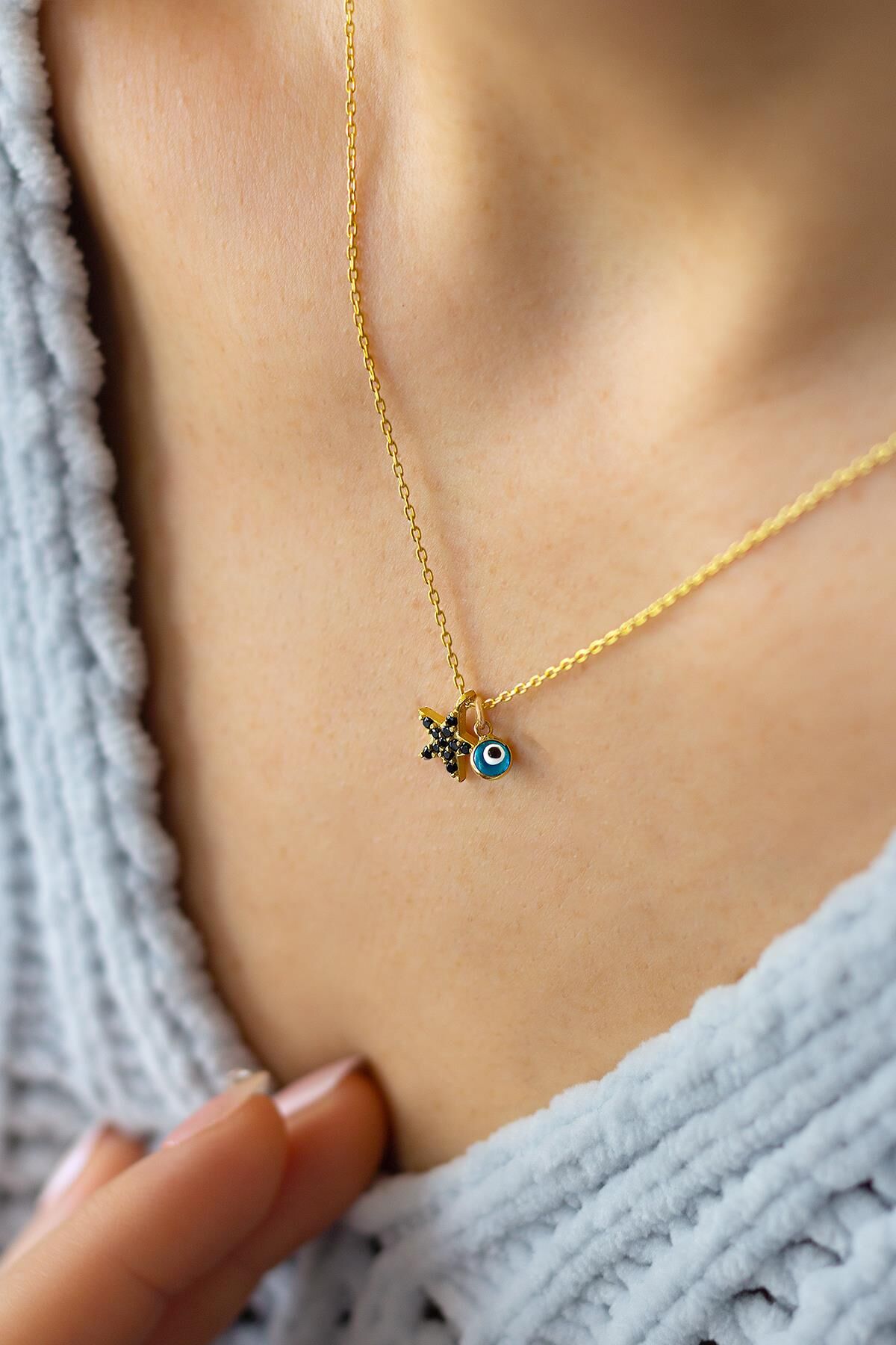 Siyah Taşlı Mavi Nazar Boncuklu Gümüş Yıldız Kolye