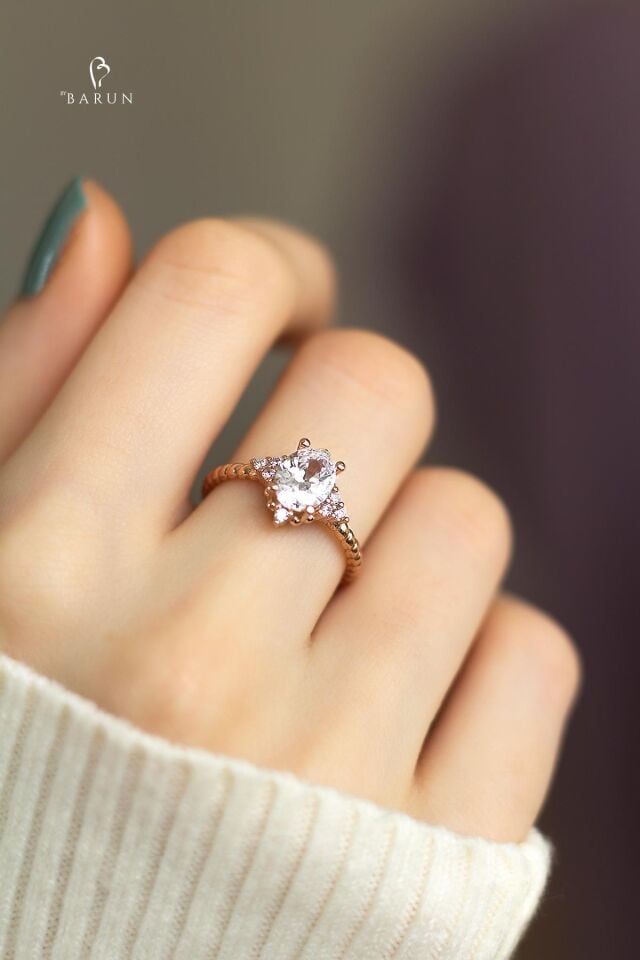 Pırlanta Görünümlü Oval  Beyaz Taşlı 925 Ayar Ayarlanabilir Gümüş Yüzük