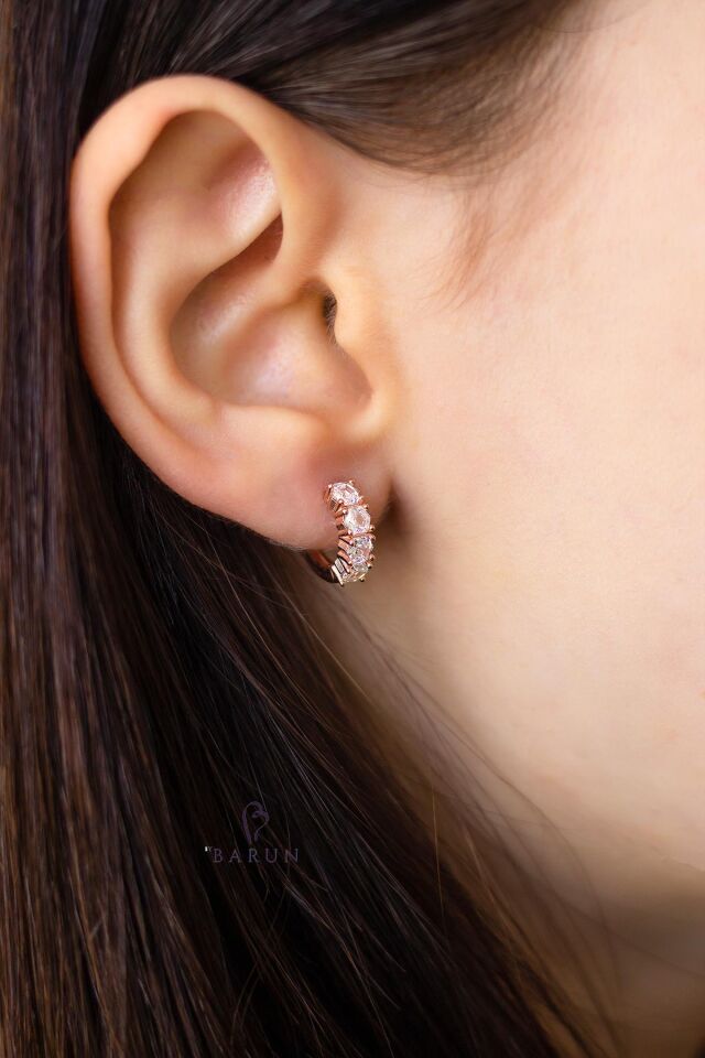 Baget Model Gümüş Rengi Yuvarlak Halka Beyaz Taşlı 925 Ayar Mini Halka Küpe