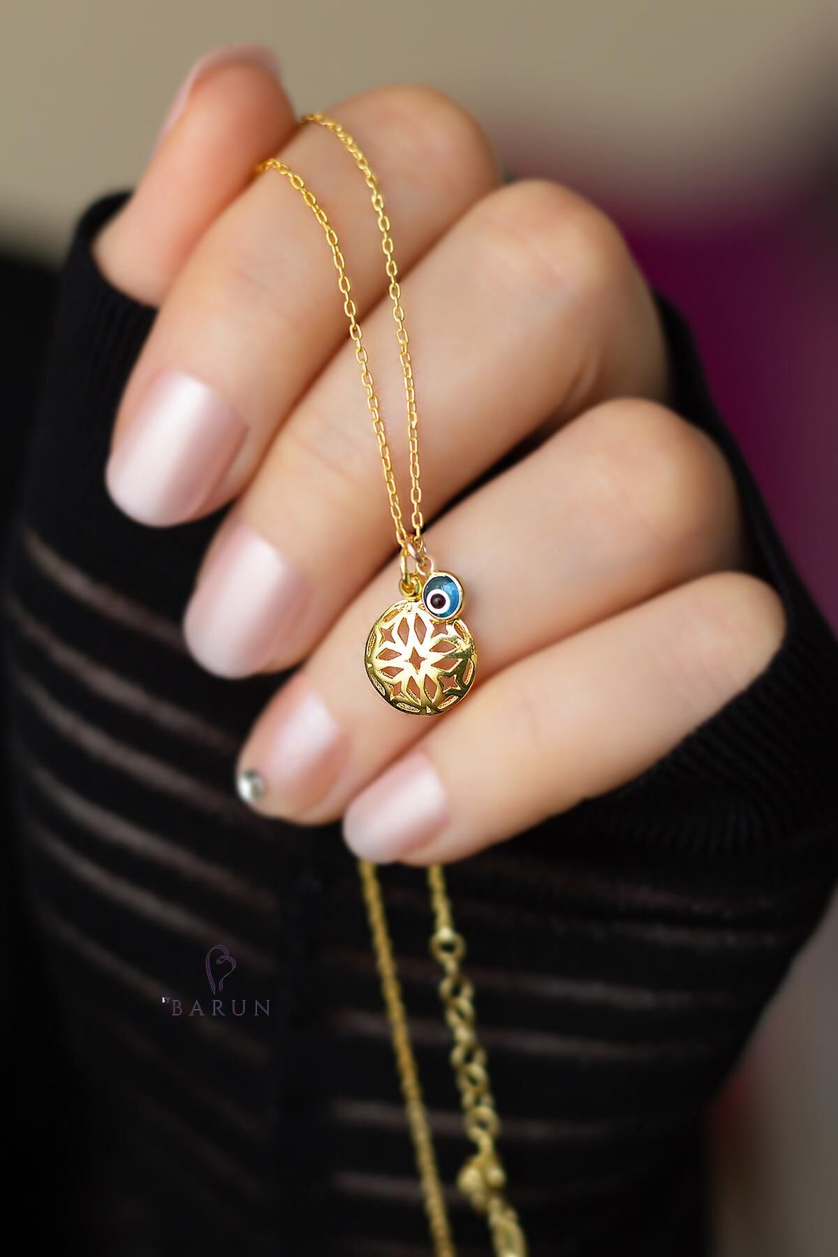 Yuvarlak Plaka Model  Mavi Nazar Boncuklu Gümüş Kolye