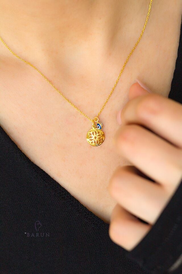 Yuvarlak Plaka Model  Mavi Nazar Boncuklu Gümüş Kolye