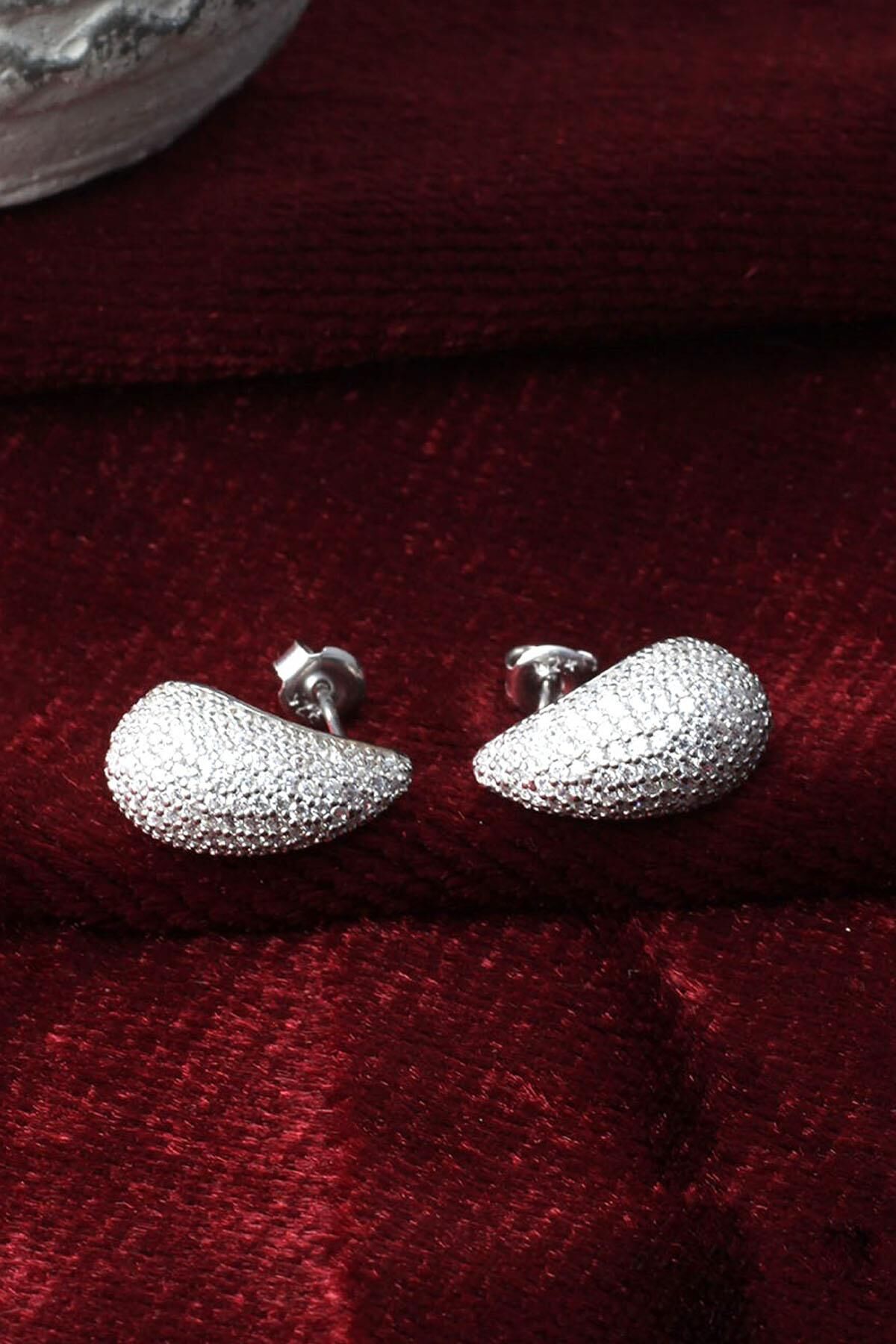 Damla Gözyaşı Model Beyaz Zirkon Taşlı 925 Ayar Çivili Gümüş Küpe