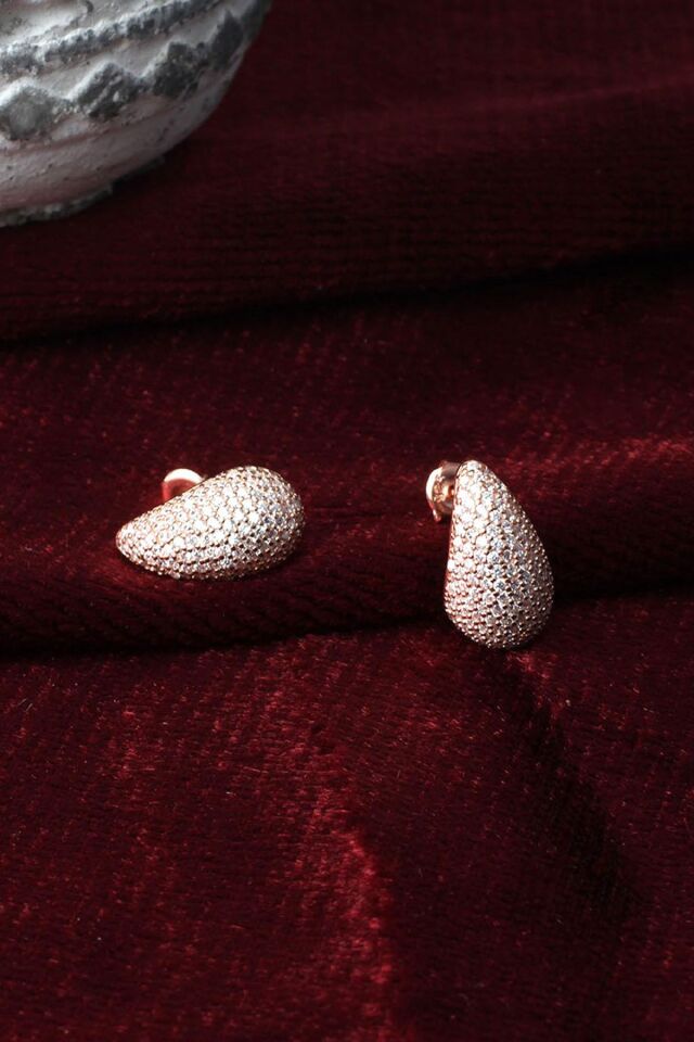 Damla Gözyaşı Model Beyaz Zirkon Taşlı 925 Ayar Çivili Gümüş Küpe