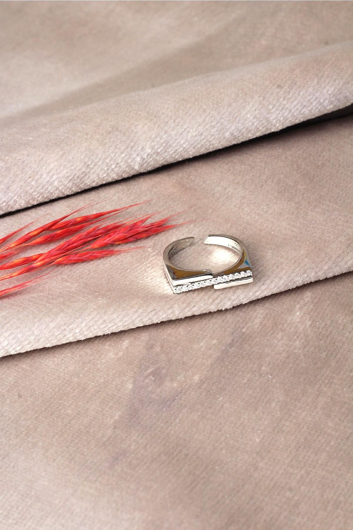 Ayarlanabilir Yüzük Zirkon Taşlı 925 Ayar Gümüş Yüzük YZ-0081