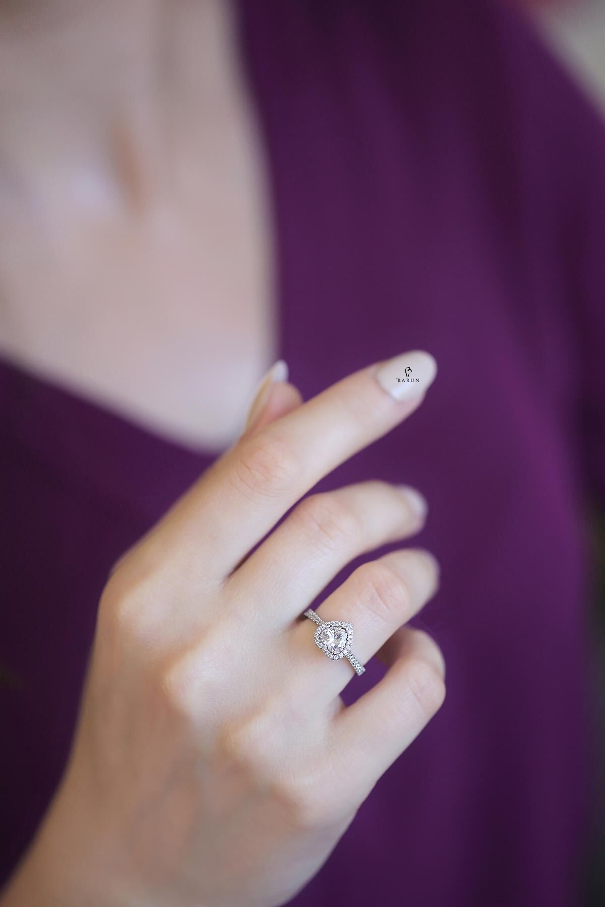 Tektaş Kalp Model Yarım Carat Görünümünde Beyaz Taşlı Gümüş Rengi 925 Ayar Pırlanta Model Gümüş Yüzük