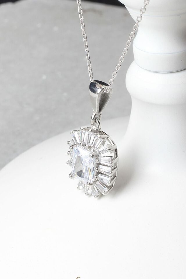 Kare Kolye Baget Taşlı Beyaz Silver Zirkon Taşlı 925 Ayar Gümüş Kolye