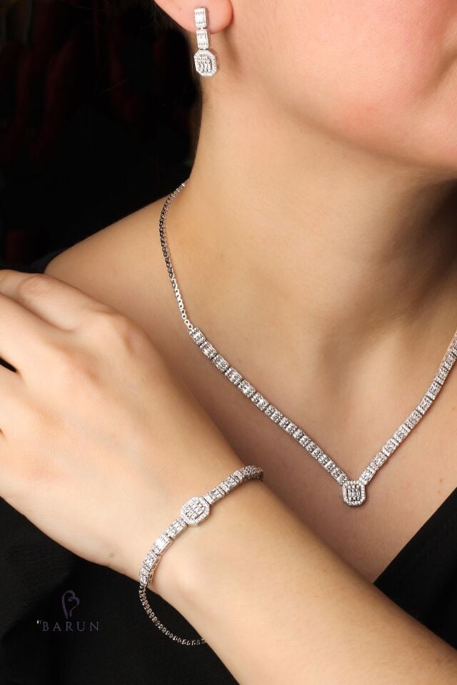 Baget Kare Kolye Küpe Bileklik Set 925 Ayar Zirkon Taşlı Abiye Düğün Kına Nişan Su Yolu Gümüş Zincir Set ST-0009