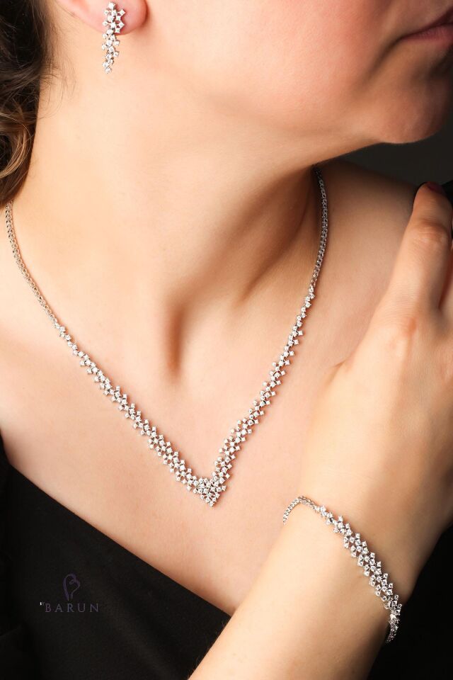 Su Yolu Yuvarlak Kolye Küpe Bileklik Set 925 Ayar Zirkon Taşlı Beyaz Silver Abiye Düğün Nişan Kına ST-0003