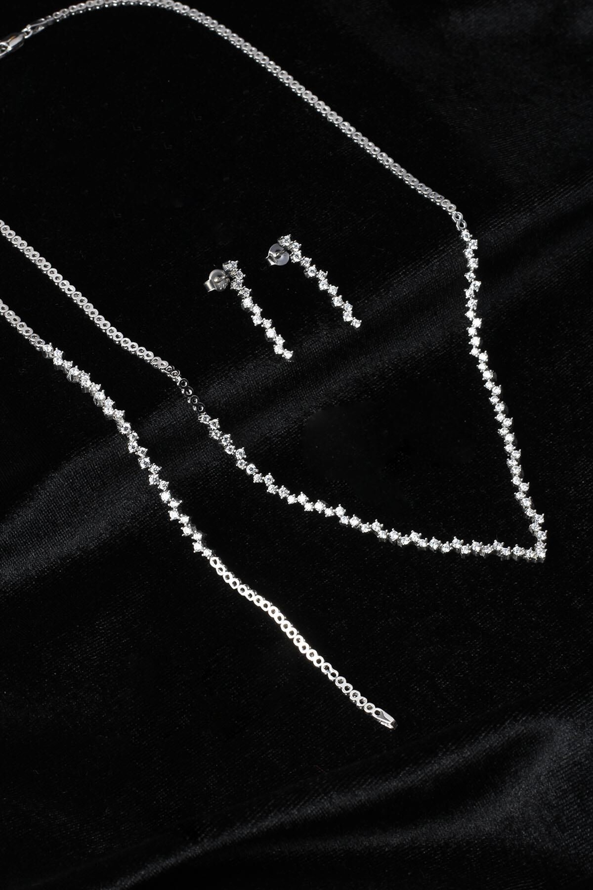 Su Yolu Yuvarlak Kolye Küpe Bileklik Set 925 Ayar Zirkon Taşlı Beyaz Silver Abiye Düğün Nişan Kına ST-0002