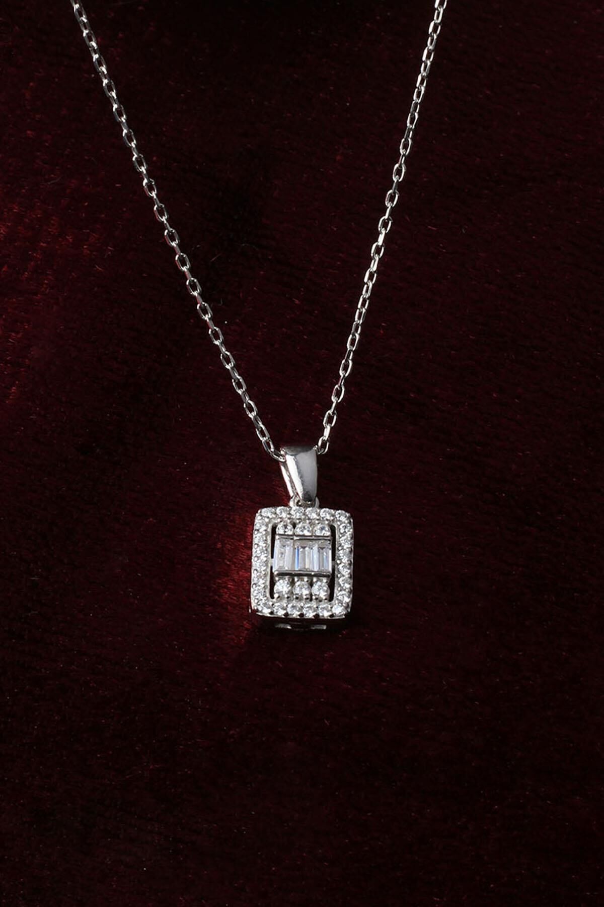 Baget Kolye Kare Zirkon Taşlı 925 Ayar Gümüş Kolye