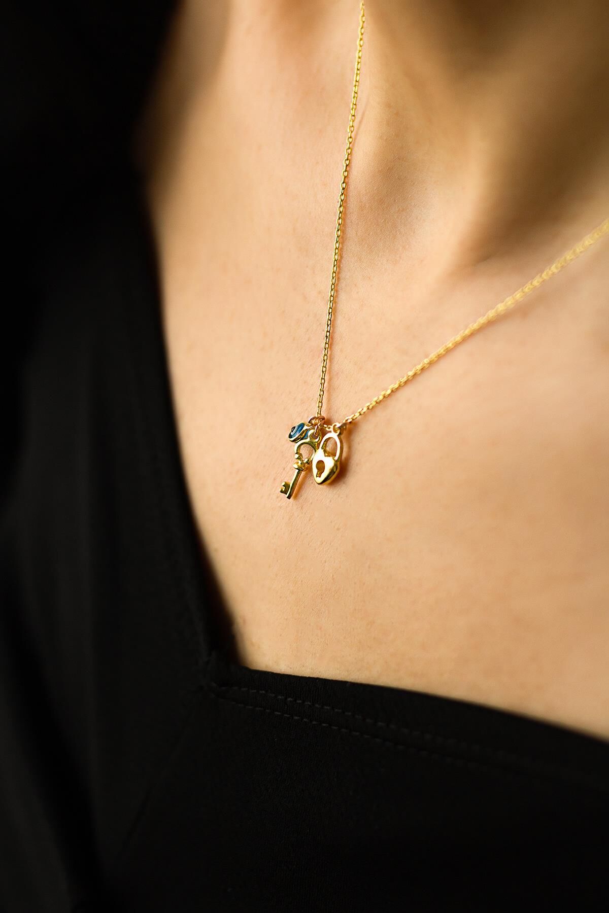 Kalp Anahtar Figürlü Nazar Boncuklu 925 Ayar Gümüş Kolye