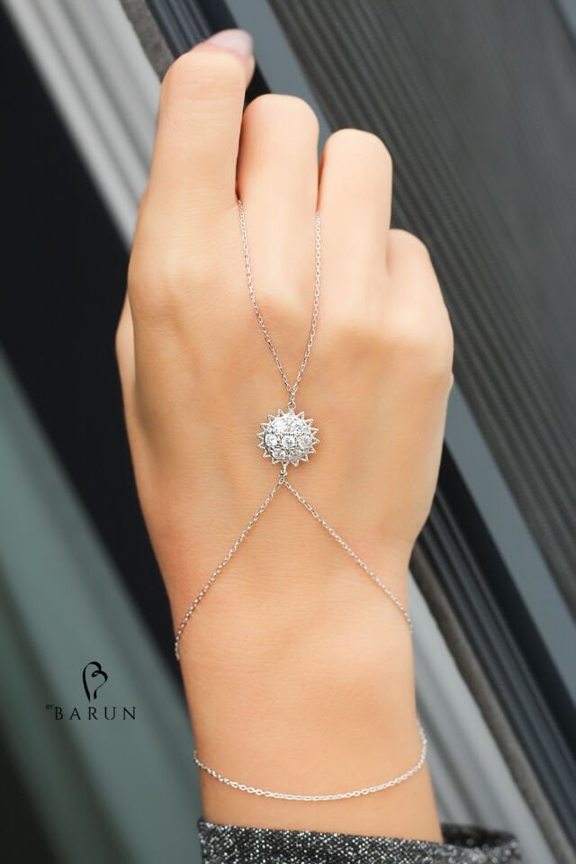 Şahmeran El Zinciri Yuvarlak Zirkon Taşlı Gold 925 Ayar Gümüş