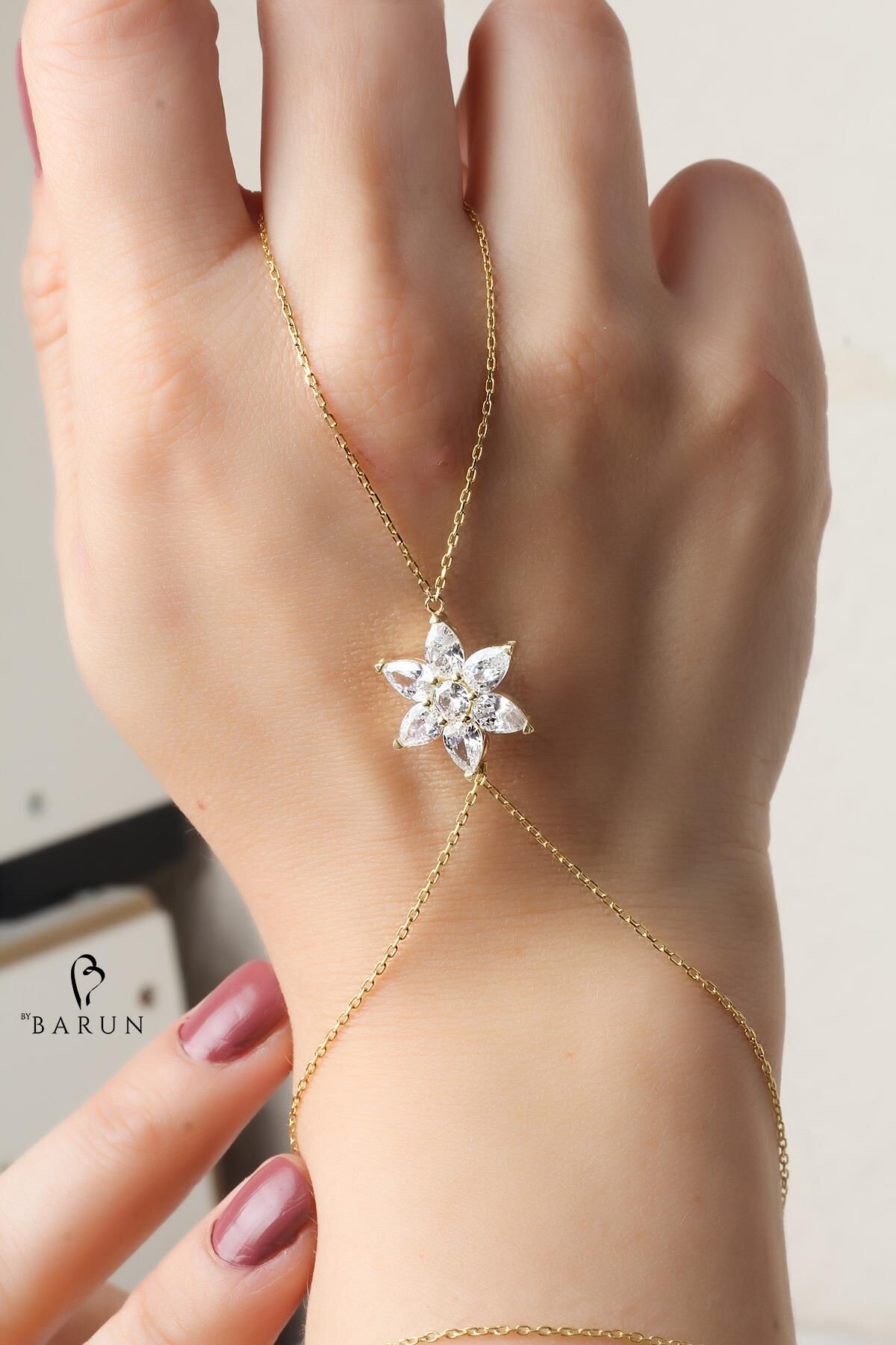 Şahmeran El Zinciri Yıldız Zirkon Taşlı Silver 925 Ayar Gümüş