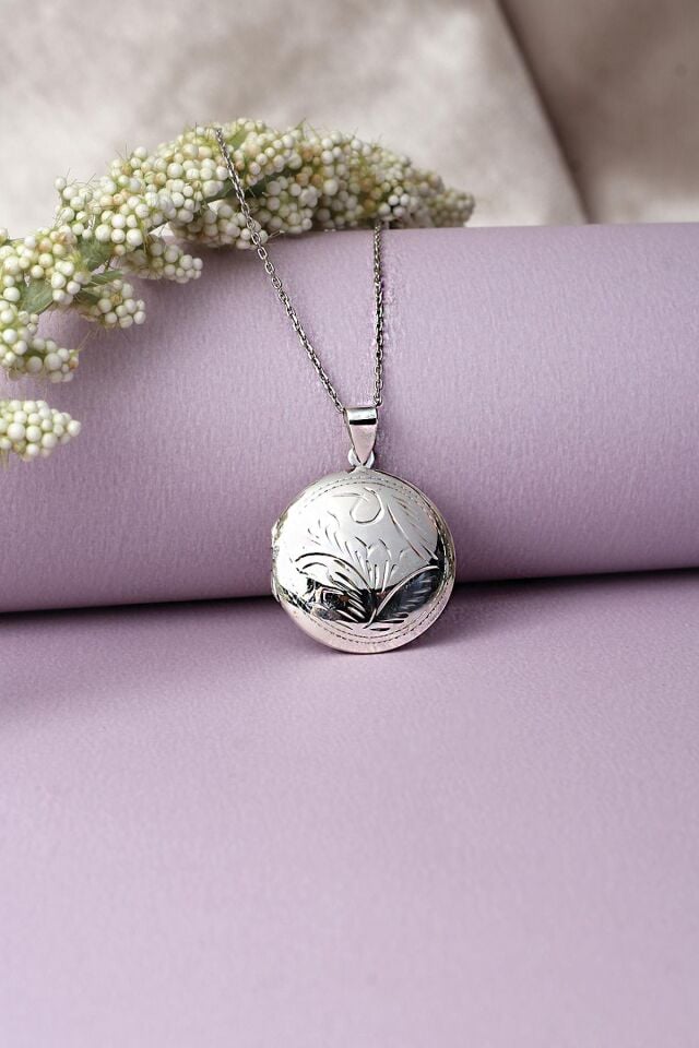 Resimlik Kolye Yuvarlak Madalyon Desenli Gümüş Zincir 925 Ayar Kolye