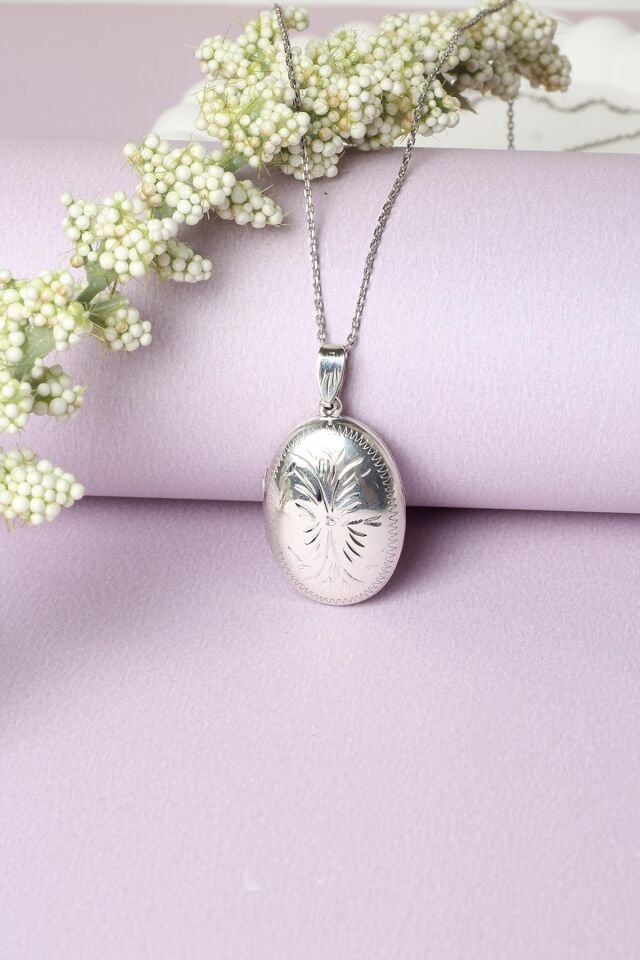 Resimlik Kolye Oval Madalyon Desenli Gümüş Zincir 925 Ayar Kolye