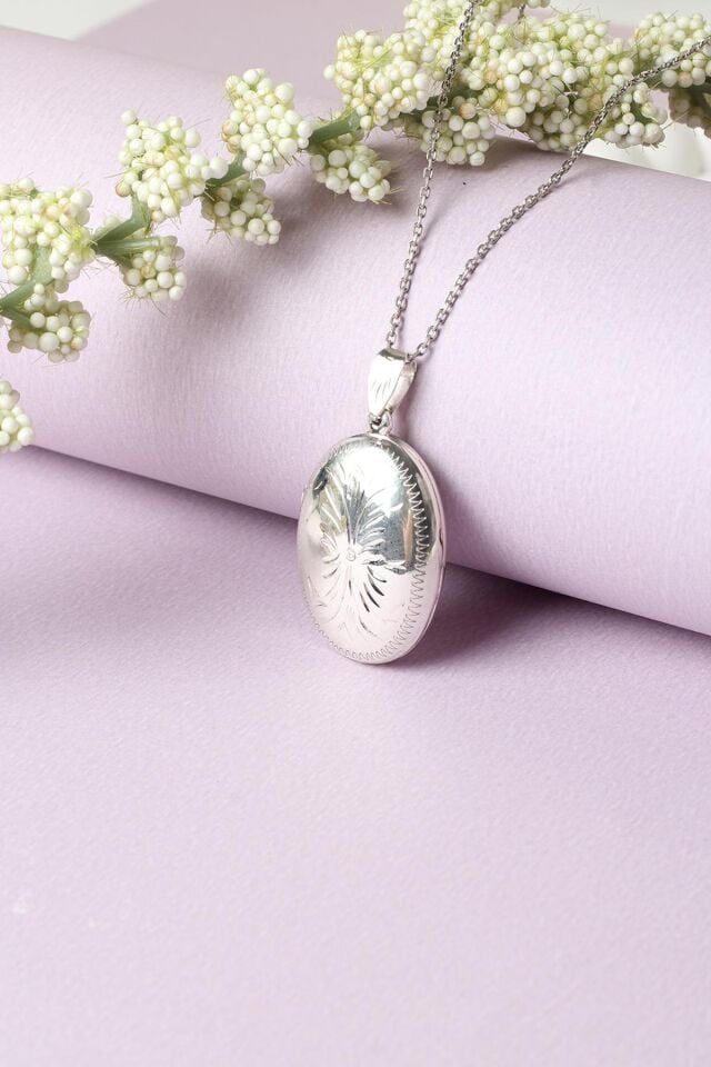 Resimlik Kolye Oval Madalyon Desenli Gümüş Zincir 925 Ayar Kolye