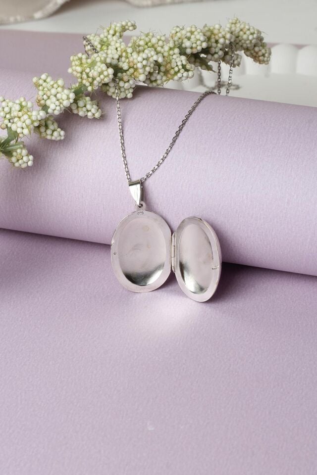 Resimlik Kolye Oval Madalyon Desenli Gümüş Zincir 925 Ayar Kolye