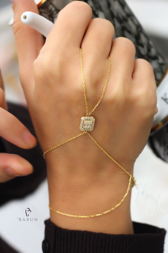 Şahmeran El Zinciri Kare Zirkon Taşlı 925 Ayar Gümüş