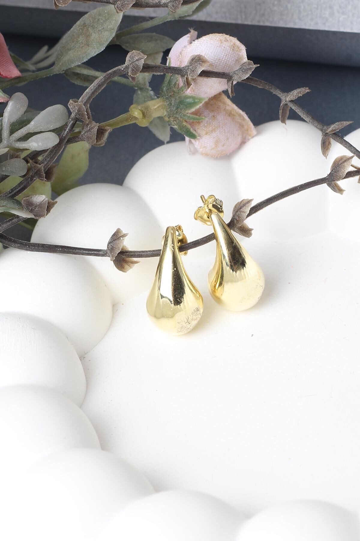 Gözyaşı Damlası Bottega Küpe Silver Beyaz 925 Ayar Çivili Geçmeli Gümüş Küpe