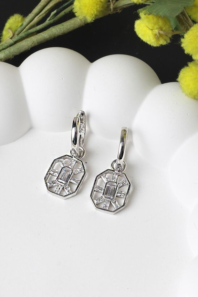 Halka Küpe Baget Beyaz Silver Zirkon Taşlı 925 Ayar Gümüş Küpe