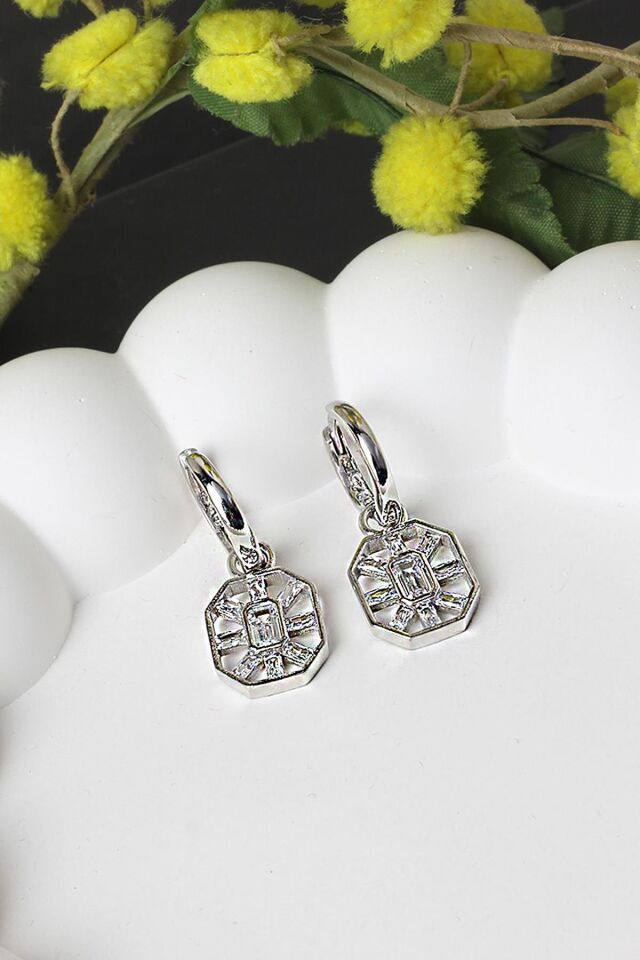 Halka Küpe Baget Beyaz Silver Zirkon Taşlı 925 Ayar Gümüş Küpe