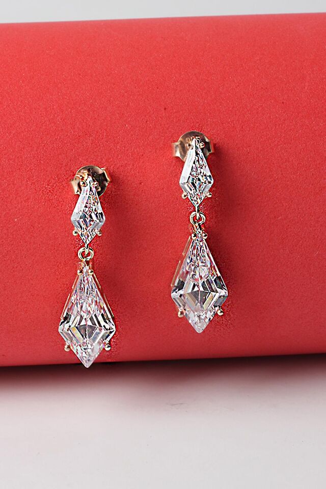 Sallantılı Küpe Üçgen 925 Ayar Zirkon Taşlı Beyaz Silver Civili Geçmeli Gümüş Küpe