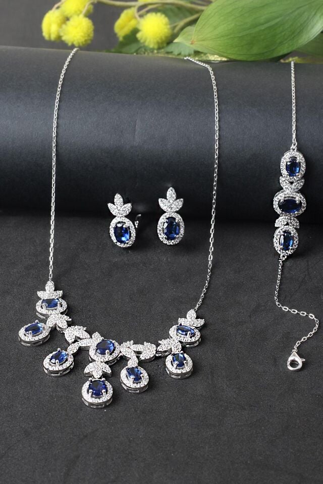 Gümüş Set Gerdanlık Kolye Küpe Bileklik Renkli Safir Zümrüt Yakut 925 Ayar Zirkon Taşlı Beyaz Silver Zincirli Özel Günler İçin Düğün Kına Nişan Abiye Set