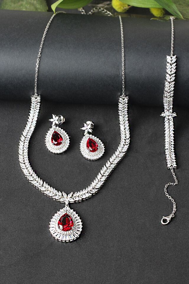 Gümüş Set Gerdanlık Kolye Küpe Bileklik Safir Zümrüt Yakut 925 Ayar Zirkon Taşlı Beyaz Silver Zincirli Set Özel Günler Düğün Kına Nişan Abiye Set