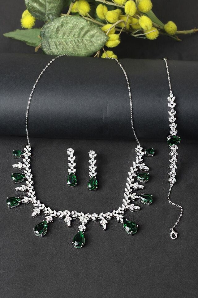 Gümüş Set Gerdanlık Kolye Küpe Bileklik Safir Zümrüt Yakut 925 Ayar Zirkon Taşlı Beyaz Silver Zincirli Özel Günler İçin Düğün Kına Nişan Abiye Set