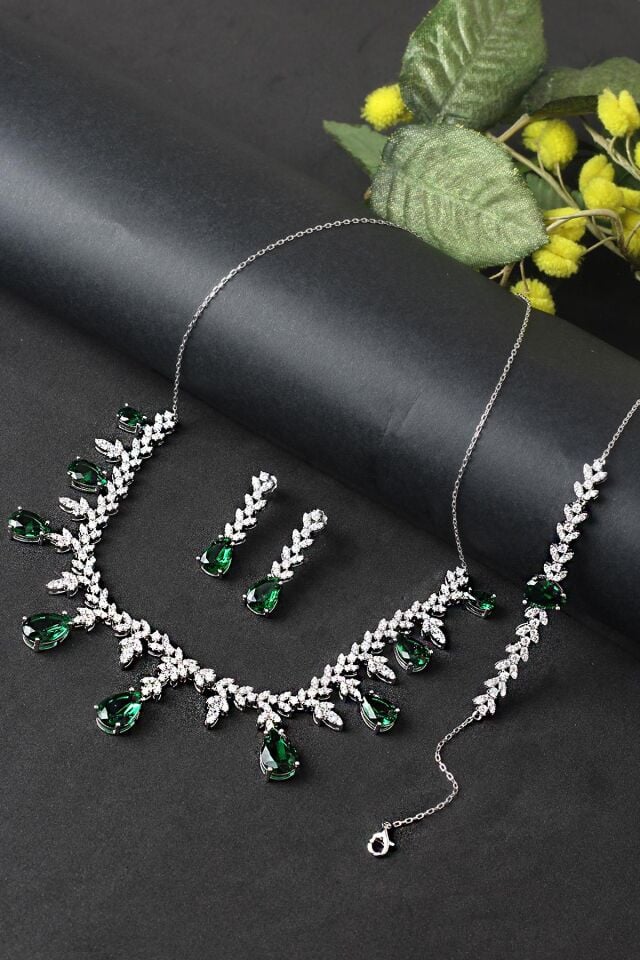 Gümüş Set Gerdanlık Kolye Küpe Bileklik Safir Zümrüt Yakut 925 Ayar Zirkon Taşlı Beyaz Silver Zincirli Özel Günler İçin Düğün Kına Nişan Abiye Set