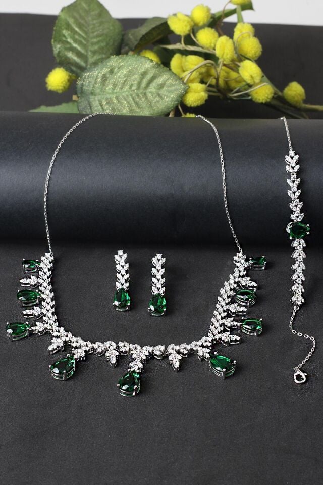 Gümüş Set Gerdanlık Kolye Küpe Bileklik Safir Zümrüt Yakut 925 Ayar Zirkon Taşlı Beyaz Silver Zincirli Özel Günler İçin Düğün Kına Nişan Abiye Set