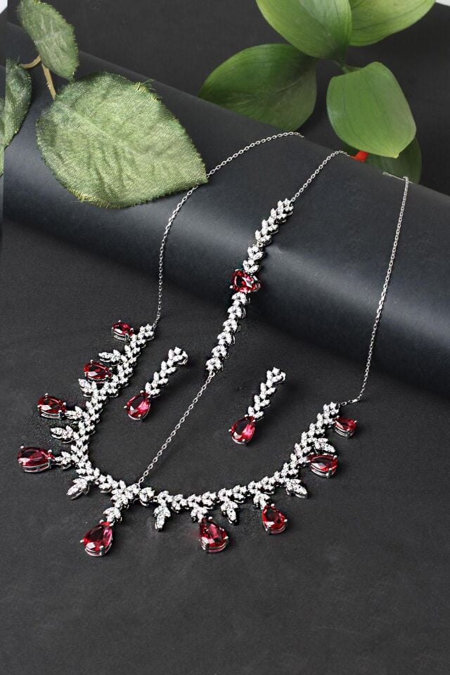 Gümüş Set Gerdanlık Kolye Küpe Bileklik Safir Zümrüt Yakut 925 Ayar Zirkon Taşlı Beyaz Silver Zincirli Özel Günler İçin Düğün Kına Nişan Abiye Set