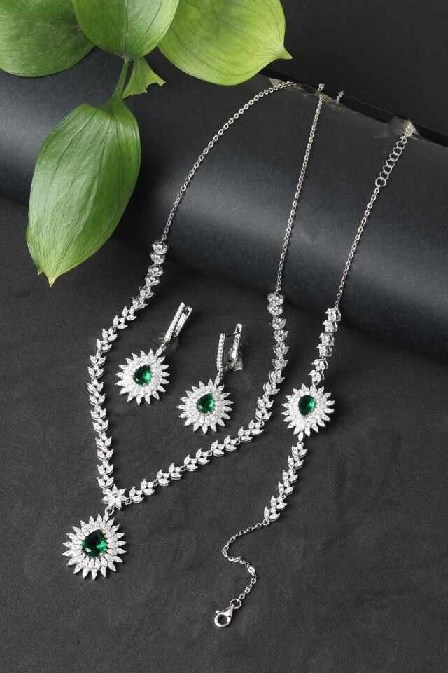 Gümüş Set Gerdanlık Kolye Küpe Bileklik Zümrüt 925 Ayar Zirkon Taşlı Beyaz Silver Set Özel Günler İçin Düğün Kına Nişan Abite Set