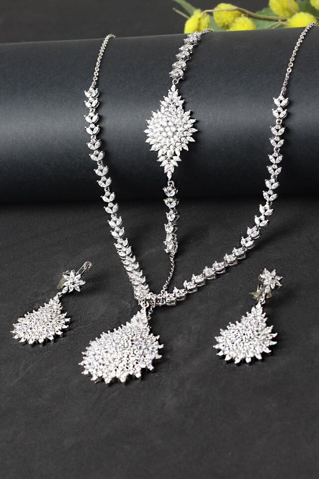 Gümüş Set Gerdanlık Kolye Küpe Bileklik Silver Beyaz 925 Ayar Zirkon Taşlı Zincirli Set Özel Günler İçin Düğün Kına Nişan Abiye Set