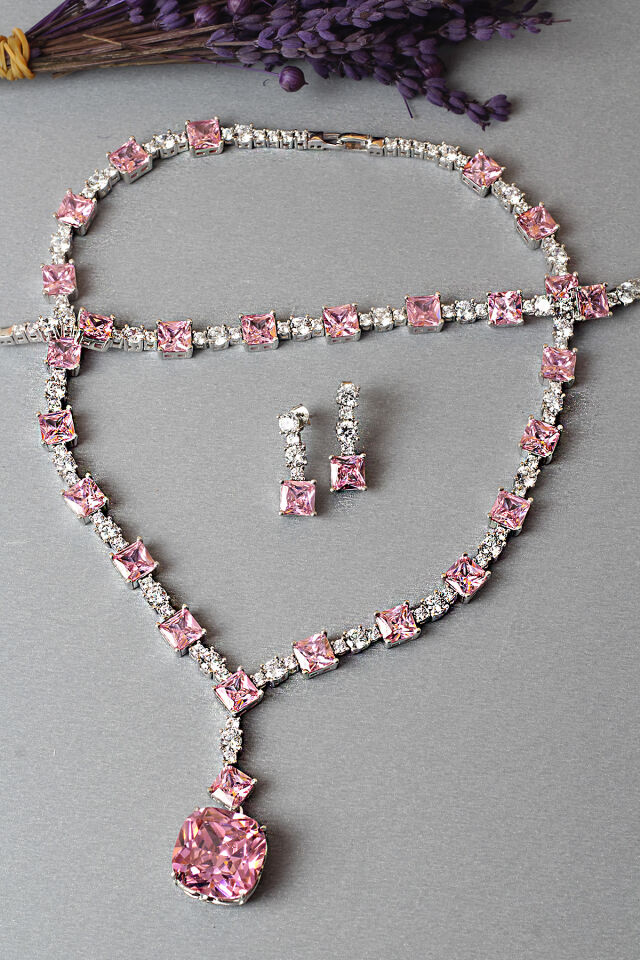 Gümüş Set Gerdanlık Kolye Küpe Bileklik Silver Beyaz Zümrüt Rengi 925 Ayar Zirkon Taşlı Set Özel Günler İçin Düğün Kına Nişan Abiye Set