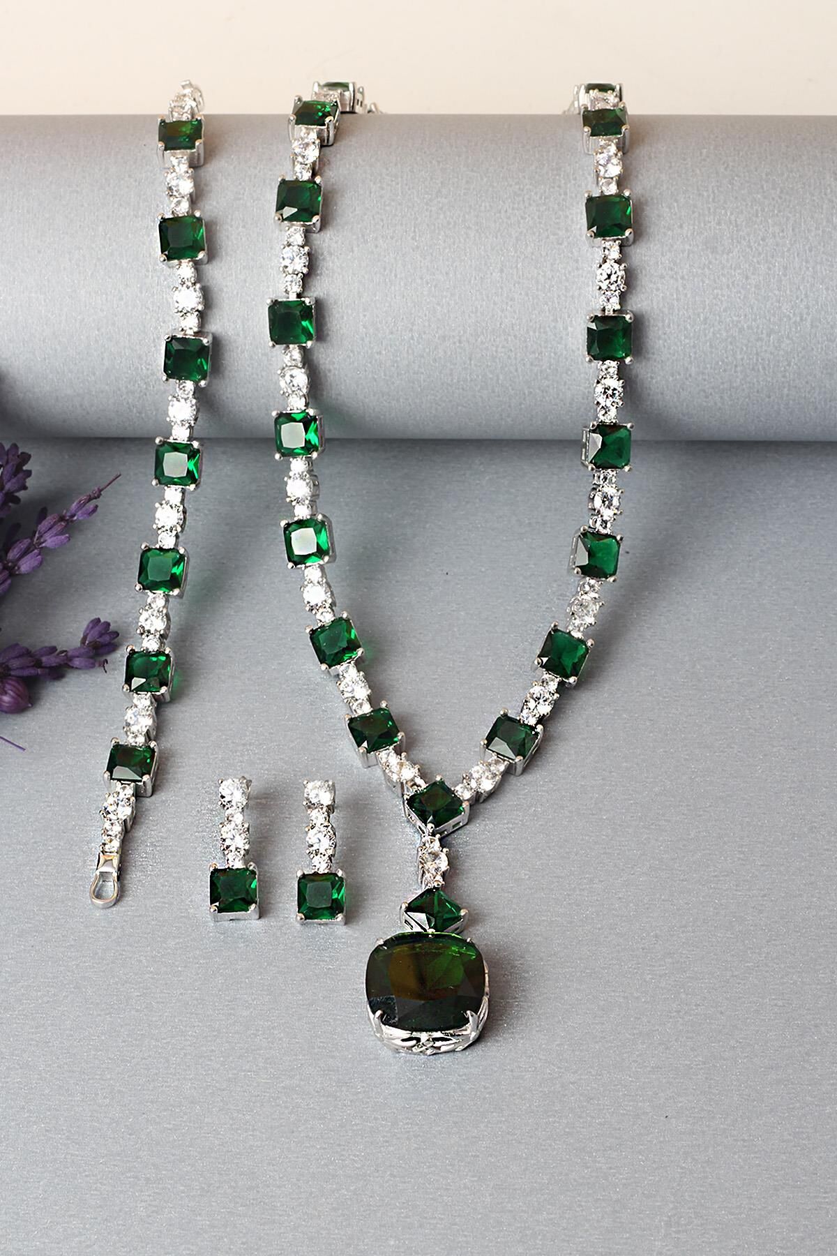 Gümüş Set Gerdanlık Kolye Küpe Bileklik Silver Beyaz Zümrüt Rengi 925 Ayar Zirkon Taşlı Set Özel Günler İçin Düğün Kına Nişan Abiye Set