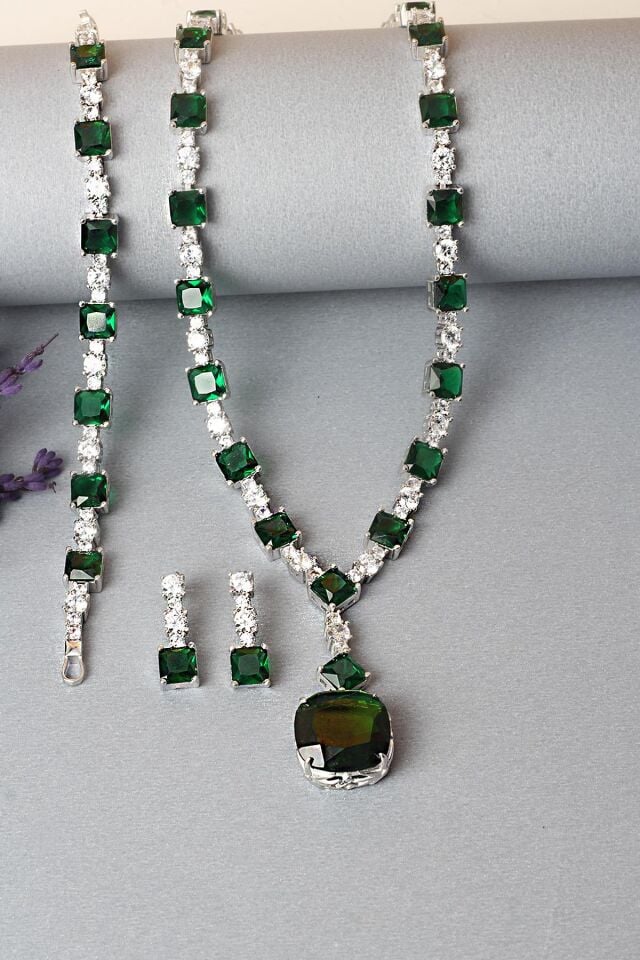 Gümüş Set Gerdanlık Kolye Küpe Bileklik Silver Beyaz Zümrüt Rengi 925 Ayar Zirkon Taşlı Set Özel Günler İçin Düğün Kına Nişan Abiye Set