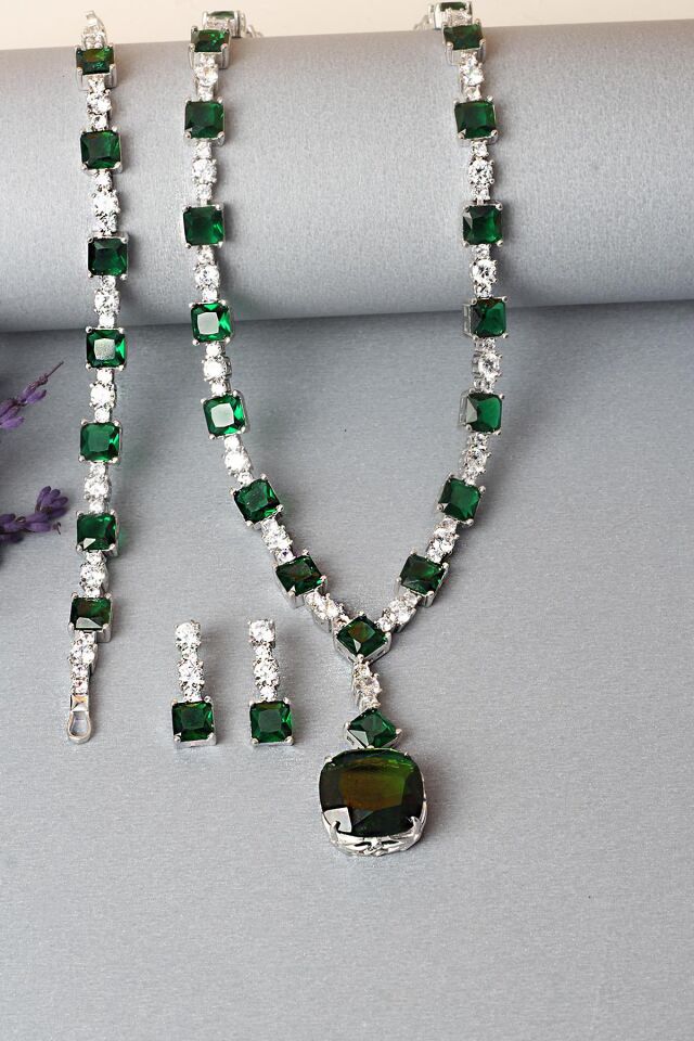 Gümüş Set Gerdanlık Kolye Küpe Bileklik Silver Beyaz Zümrüt Rengi 925 Ayar Zirkon Taşlı Set Özel Günler İçin Düğün Kına Nişan Abiye Set