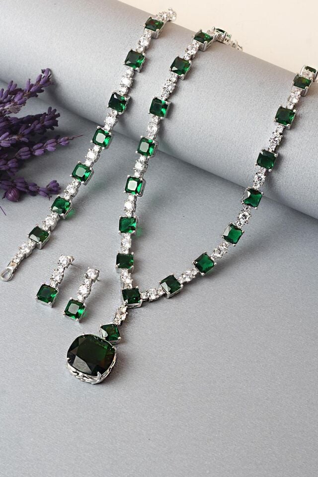 Gümüş Set Gerdanlık Kolye Küpe Bileklik Silver Beyaz Zümrüt Rengi 925 Ayar Zirkon Taşlı Set Özel Günler İçin Düğün Kına Nişan Abiye Set