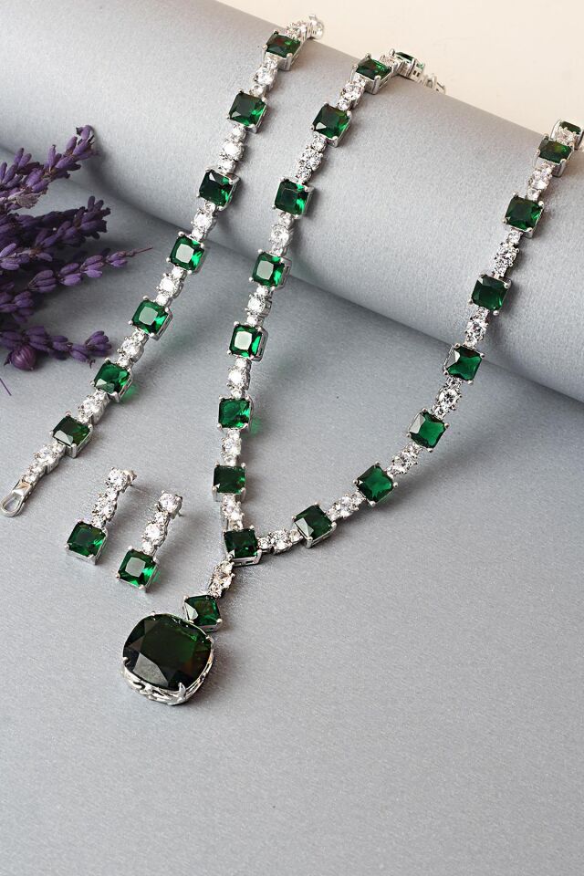 Gümüş Set Gerdanlık Kolye Küpe Bileklik Silver Beyaz Zümrüt Rengi 925 Ayar Zirkon Taşlı Set Özel Günler İçin Düğün Kına Nişan Abiye Set