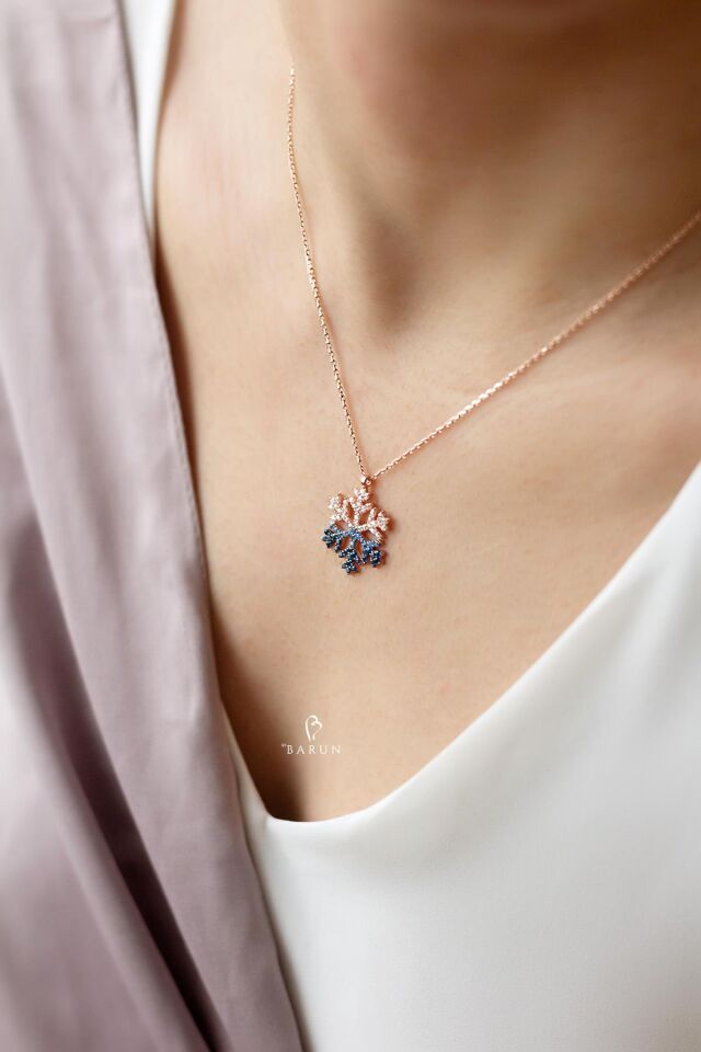 Kar Tanesi Kolye Kadın 925 Ayar Gümüş Zirkon Taşlı