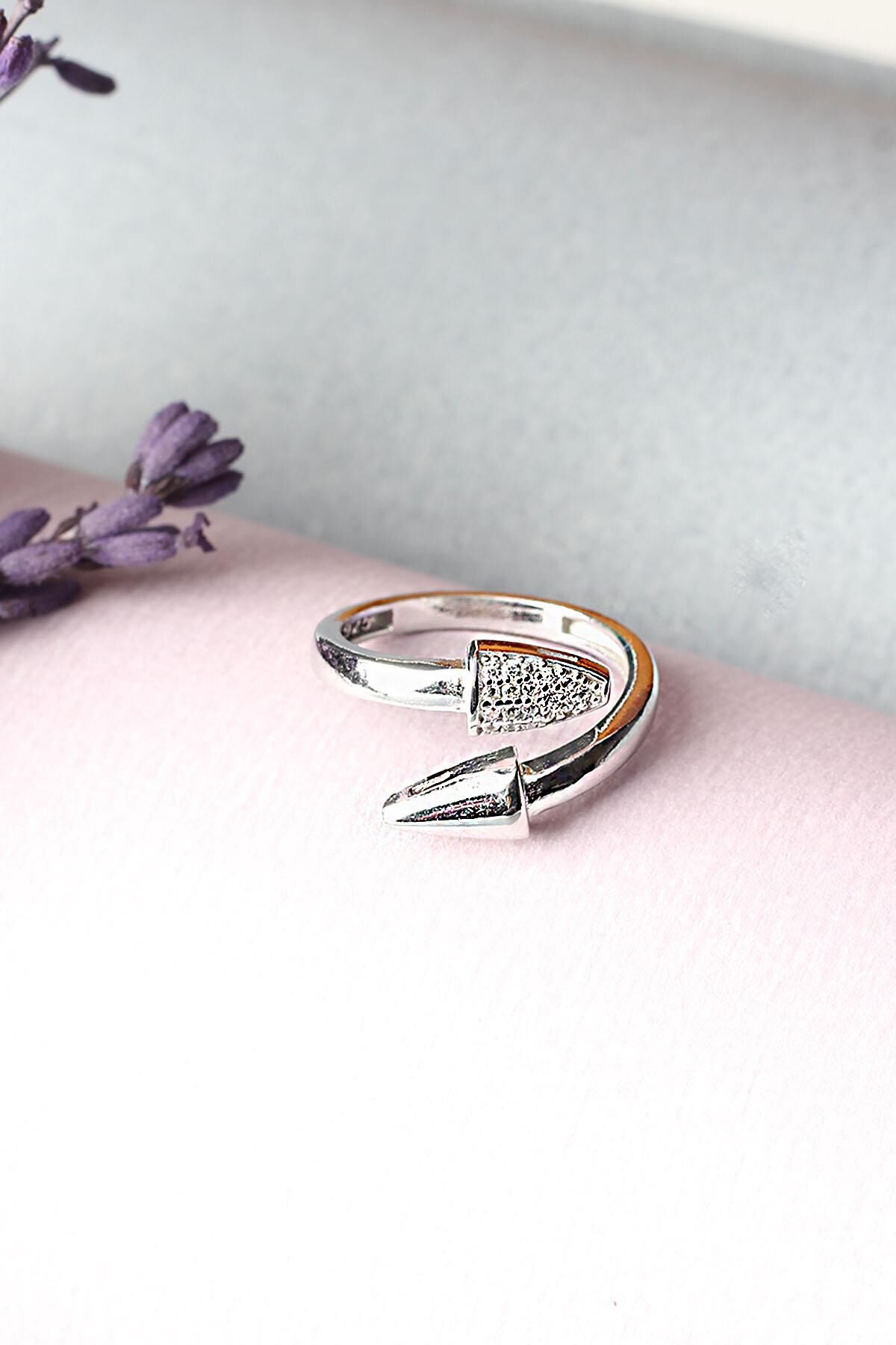 Ayarlanabilir Yüzük 925 Ayar Gümüş Ok Model Zirkon Taşlı Yüzük