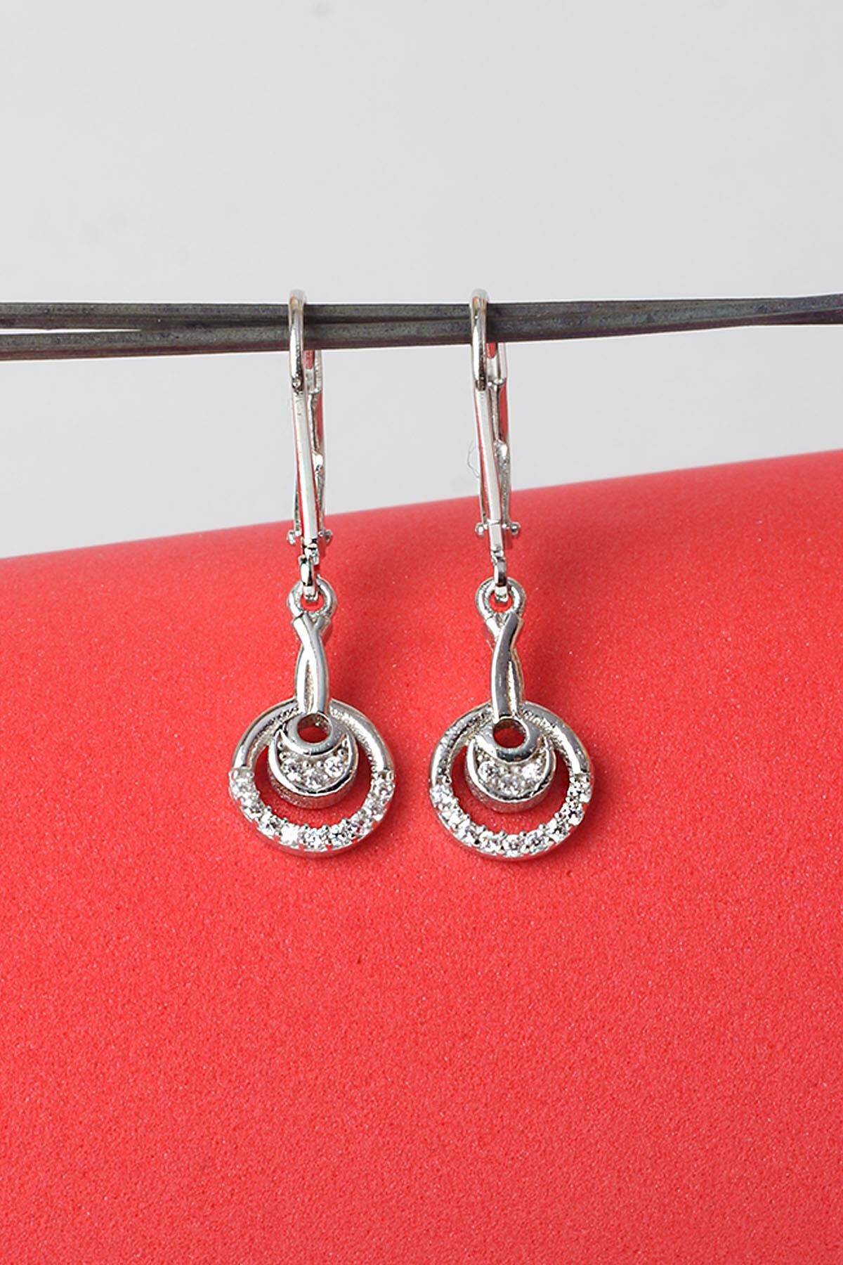 Yuvarlak Sallantılı Küpe Zirkon Taşlı 925 Ayar Gümüş Küpe