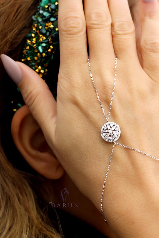 Şahmeran El Zinciri Yuvarlak Baget Taşlı 925 Ayar Gümüş Şahmeran